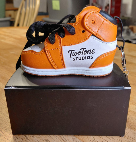 Twotone studios sneaker - studios,